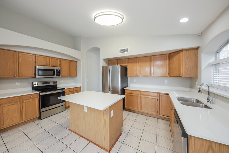 2,110/Mo, 8977 W Tierra Buena Ln Peoria, AZ 85382 Kitchen View 2