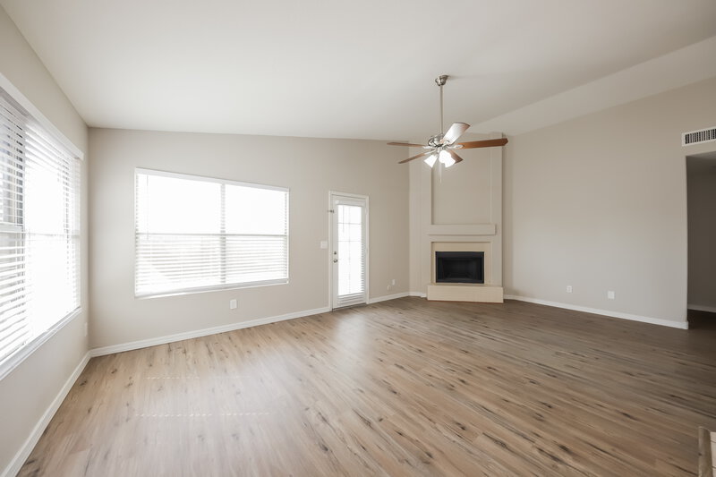 2,110/Mo, 8977 W Tierra Buena Ln Peoria, AZ 85382 Family Room View