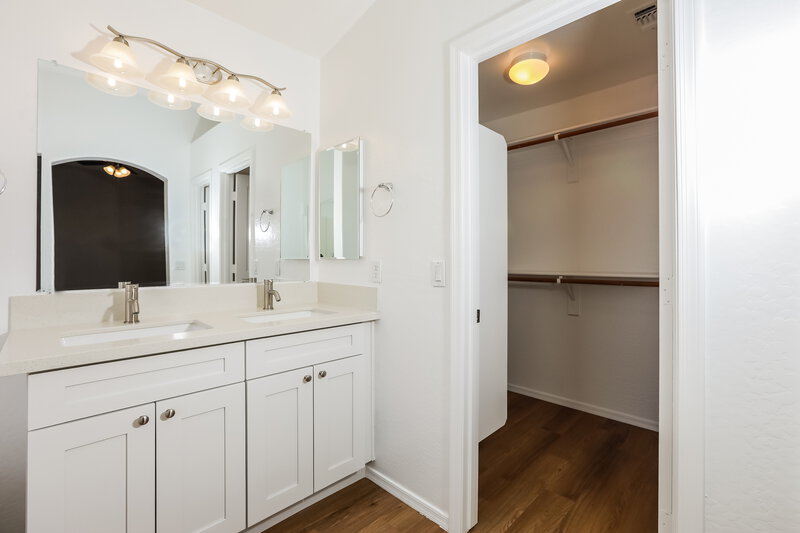 2,115/Mo, 3756 W Yellow Peak Dr San Tan Valley, AZ 85144 Main Bathroom View