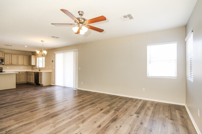 2,315/Mo, 11573 W Vogel Ave Youngtown, AZ 85363 Family Room View