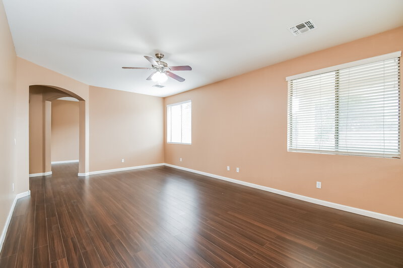 2,815/Mo, 10047 E Lakeview Ave Mesa, AZ 85209 Family Room View