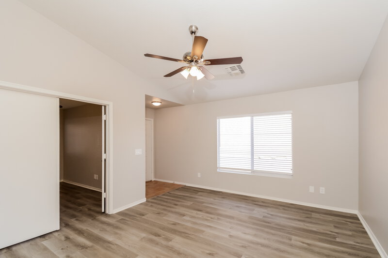 1,780/Mo, 12805 N 121st Dr El Mirage, AZ 85335 Living Room View 2