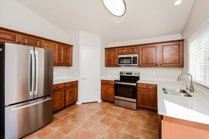 1,780/Mo, 12805 N 121st Dr El Mirage, AZ 85335 Kitchen View