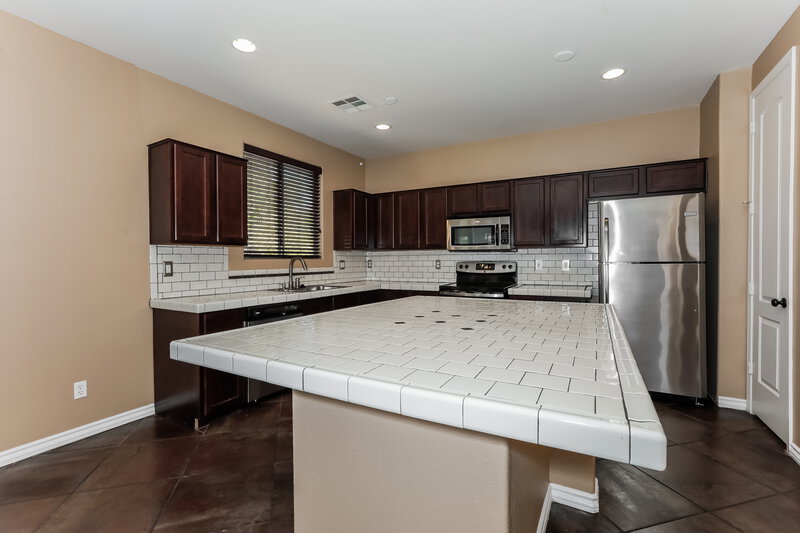 2,915/Mo, 4128 E Desert Sands Pl Chandler, AZ 85249 Kitchen View