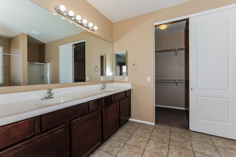 2,915/Mo, 4128 E Desert Sands Pl Chandler, AZ 85249 Main Bathroom View