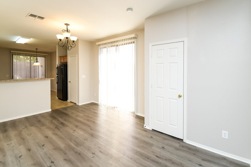 2,040/Mo, 9042 E Garnet Ave Mesa, AZ 85209 Dining Room View