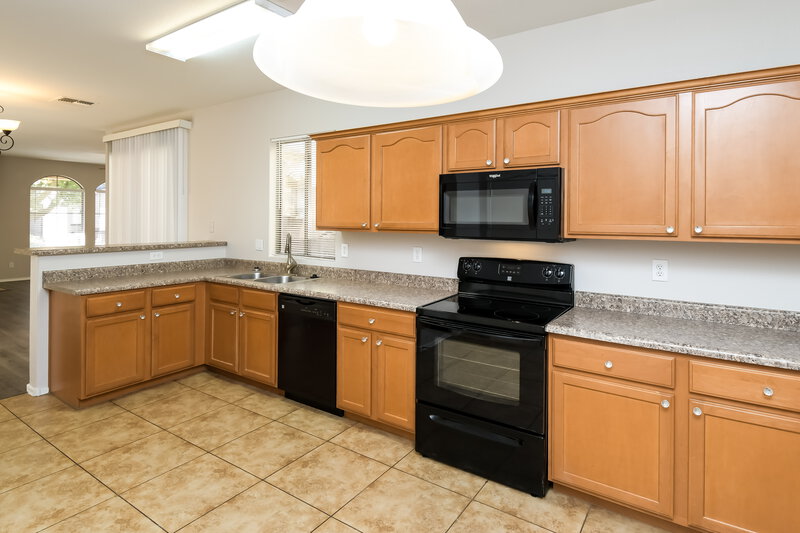 2,040/Mo, 9042 E Garnet Ave Mesa, AZ 85209 Kitchen View