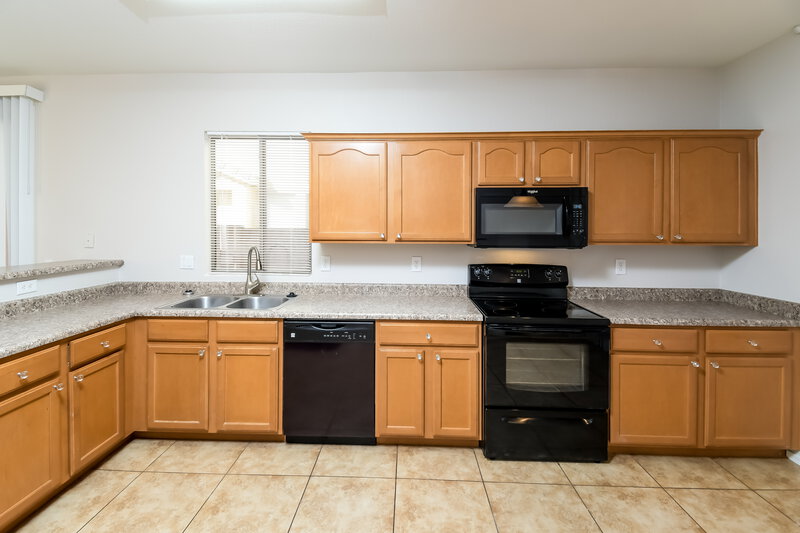 2,040/Mo, 9042 E Garnet Ave Mesa, AZ 85209 Kitchen View 3