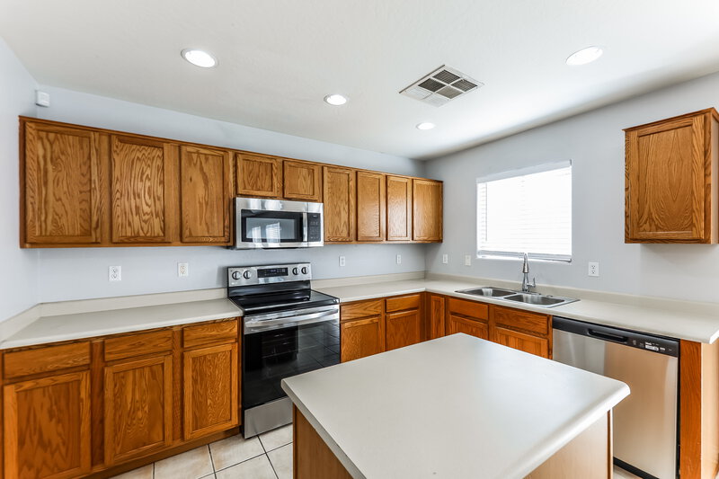 1,940/Mo, 16809 W Central St Surprise, AZ 85388 Kitchen View 2