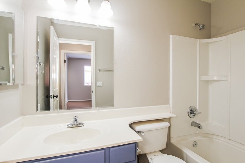 2,285/Mo, 8019 W Alex Ave Peoria, AZ 85382 Bathroom View