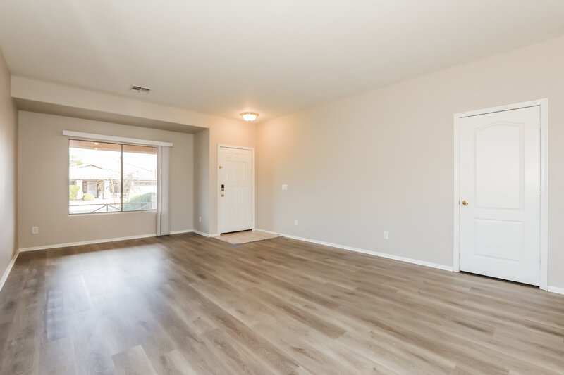 2,735/Mo, 3961 E Simpson Rd Gilbert, AZ 85297 Living Room View 2