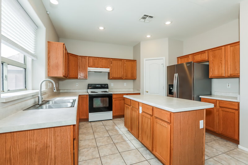 2,735/Mo, 3961 E Simpson Rd Gilbert, AZ 85297 Kitchen View 2