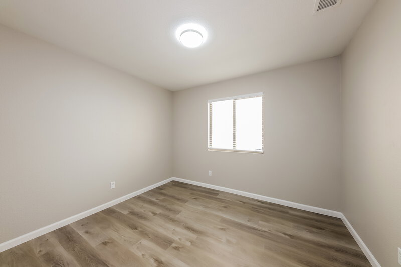 2,155/Mo, 3841 W Villa Linda Dr Glendale, AZ 85310 Bedroom View