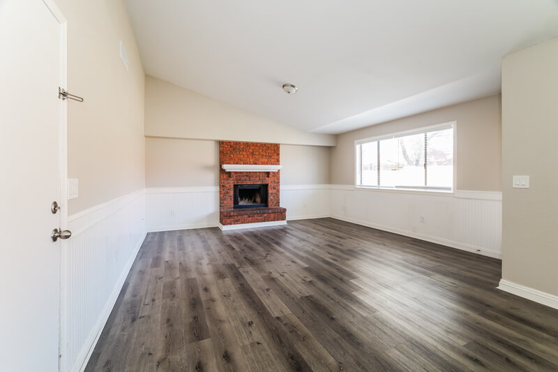 2,750/Mo, 440 E San Pedro Ave Gilbert, AZ 85234 Living Room View