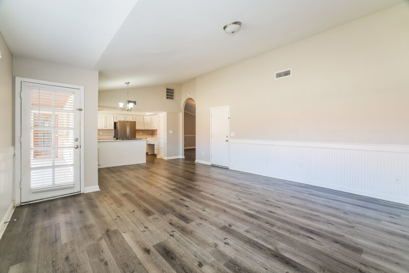 2,750/Mo, 440 E San Pedro Ave Gilbert, AZ 85234 Living Room View 2