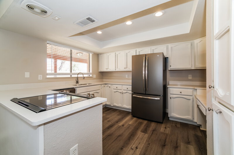 2,750/Mo, 440 E San Pedro Ave Gilbert, AZ 85234 Kitchen View