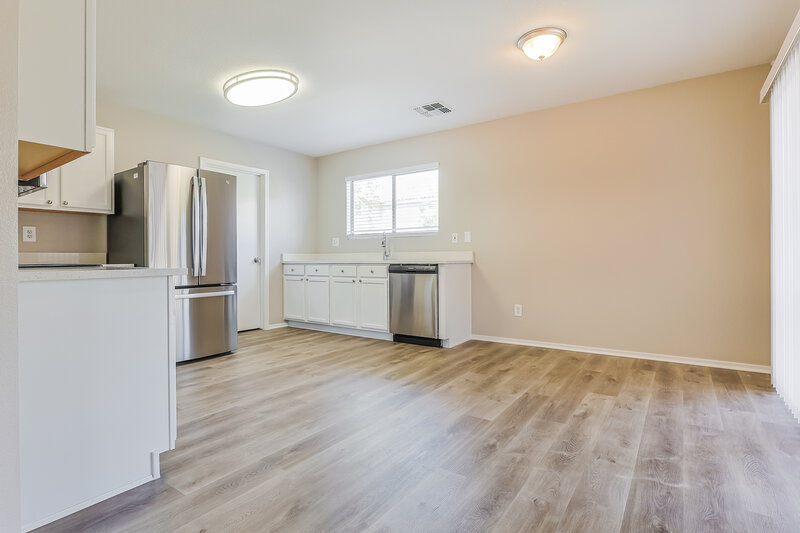 2,185/Mo, 2300 E Gleneagle Dr Chandler, AZ 85249 Kitchen View
