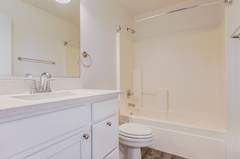 2,185/Mo, 2300 E Gleneagle Dr Chandler, AZ 85249 Main Bathroom View