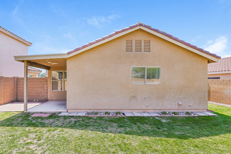 2,185/Mo, 2300 E Gleneagle Dr Chandler, AZ 85249 Rear View
