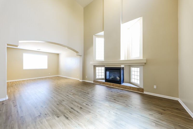 3,060/Mo, 33305 N 21st Dr Phoenix, AZ 85085 Living Room View