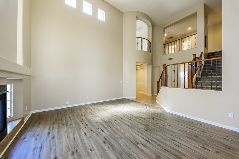 3,060/Mo, 33305 N 21st Dr Phoenix, AZ 85085 Living Room View 2