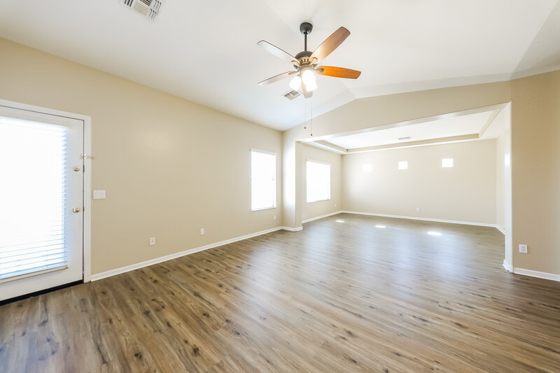 3,060/Mo, 33305 N 21st Dr Phoenix, AZ 85085 Main Bedroom View