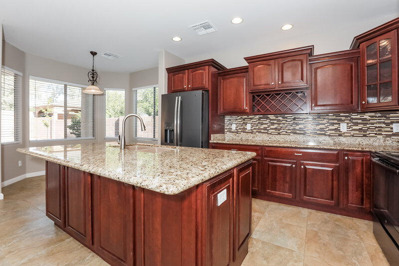 2,835/Mo, 4480 E Sundance Ct Gilbert, AZ 85297 Kitchen View 2