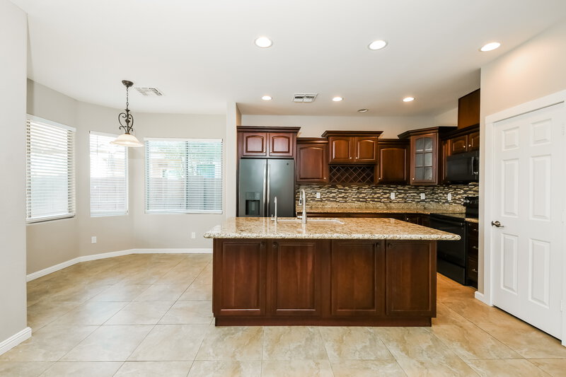 2,690/Mo, 4480 E Sundance Ct Gilbert, AZ 85297 Family Room View