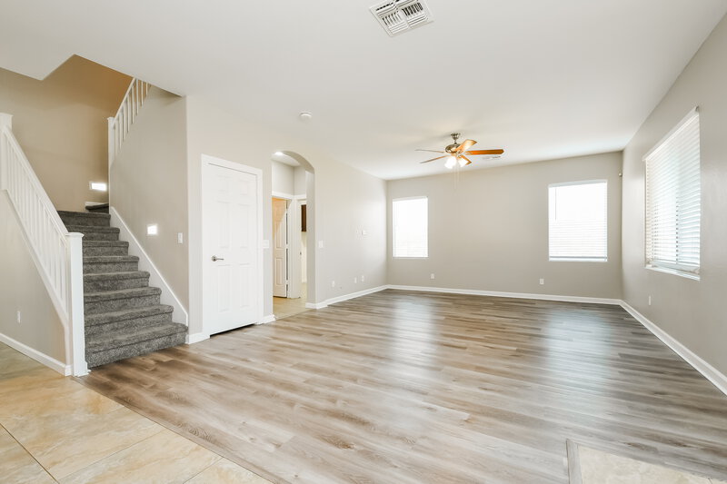 2,690/Mo, 4480 E Sundance Ct Gilbert, AZ 85297 Family Room View 2