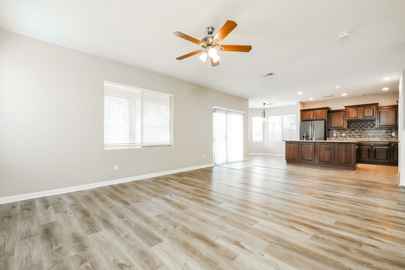 2,690/Mo, 4480 E Sundance Ct Gilbert, AZ 85297 Family Room View 3