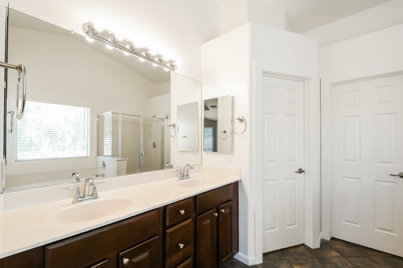 2,690/Mo, 4480 E Sundance Ct Gilbert, AZ 85297 Main Bathroom View