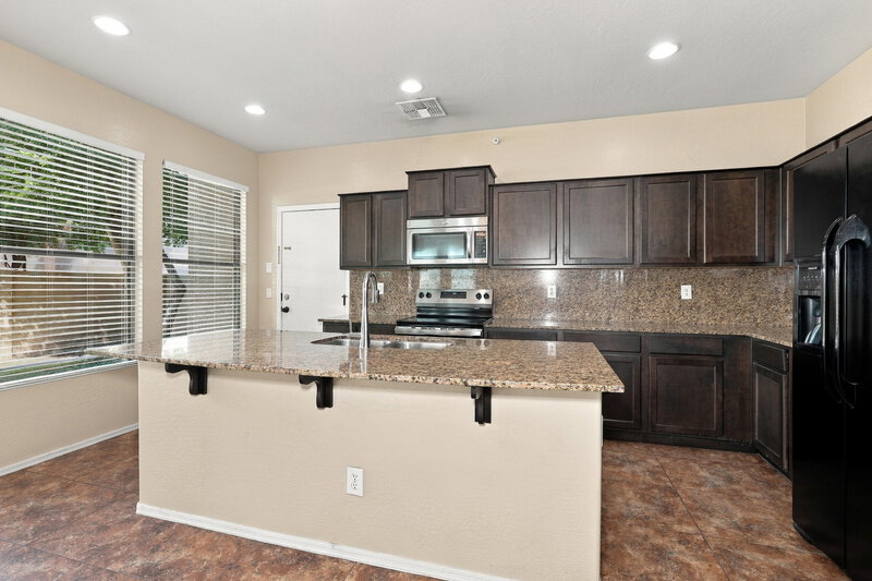 2,685/Mo, 3580 S Ranger Trl Gilbert, AZ 85297 Kitchen View 2