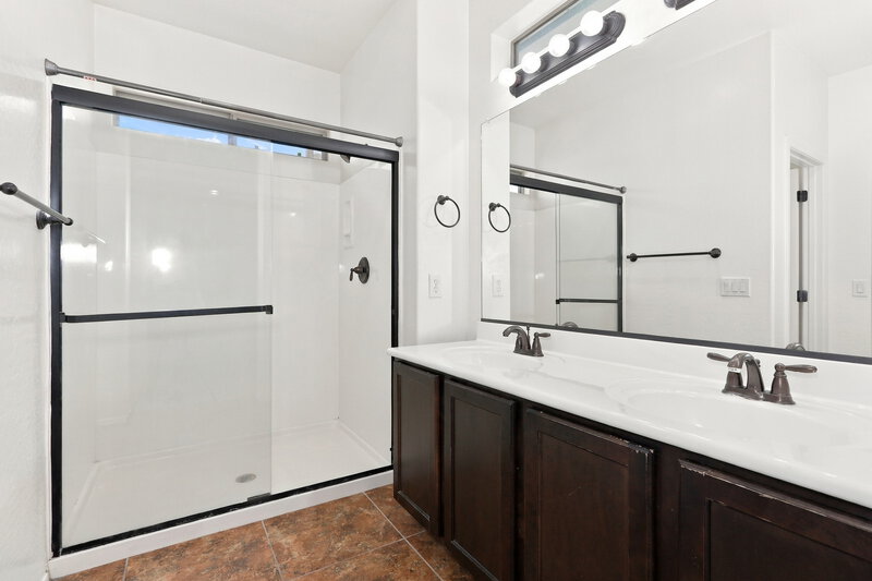 2,685/Mo, 3580 S Ranger Trl Gilbert, AZ 85297 Bathroom View 2