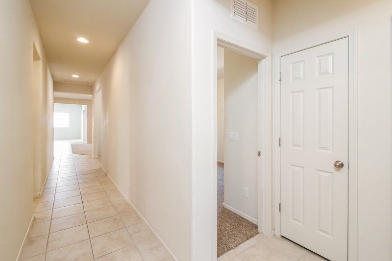 1,955/Mo, 18374 N Acacia Ave Maricopa, AZ 85138 Hallway View