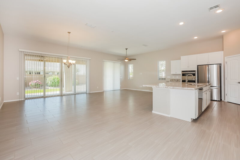2,885/Mo, 22507 E Munoz St Queen Creek, AZ 85142 Living Room View