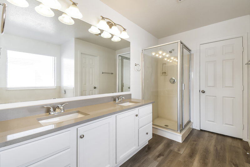 2,755/Mo, 834 E Whitten St Chandler, AZ 85225 Main Bathroom View 2