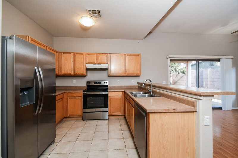 3,195/Mo, 6343 S Nash Way Chandler, AZ 85249 Kitchen View 2