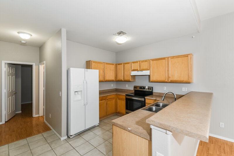 2,020/Mo, 6343 S Nash Way Chandler, AZ 85249 Kitchen View 2