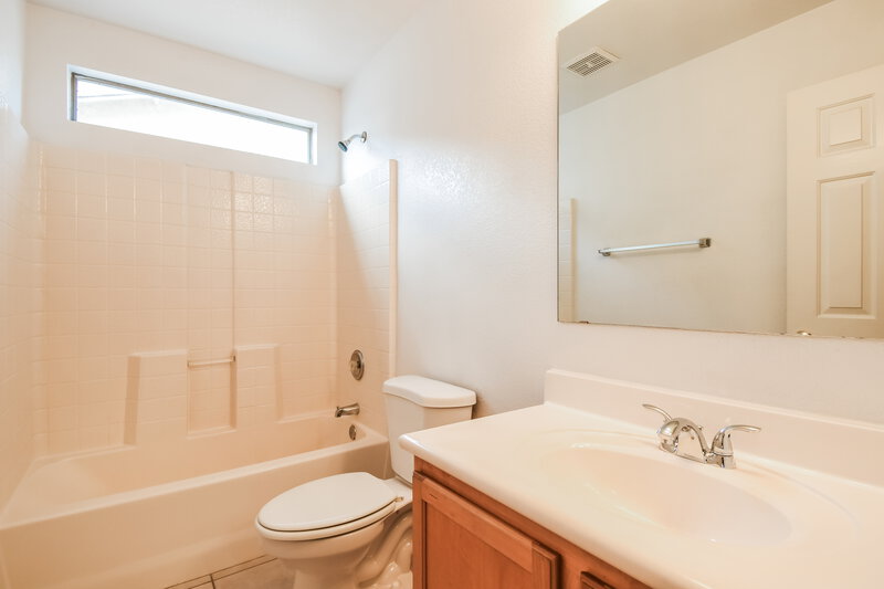 3,195/Mo, 6343 S Nash Way Chandler, AZ 85249 Bathroom View 2