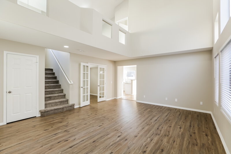 2,340/Mo, 250 W Juniper Ave Unit 67 Gilbert, AZ 85233 Living Room View