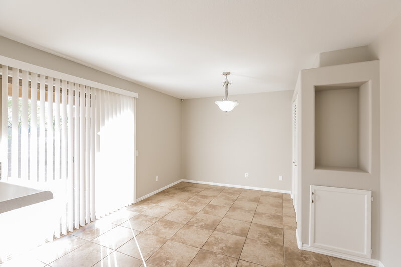 2,340/Mo, 250 W Juniper Ave Unit 67 Gilbert, AZ 85233 Dining Room View