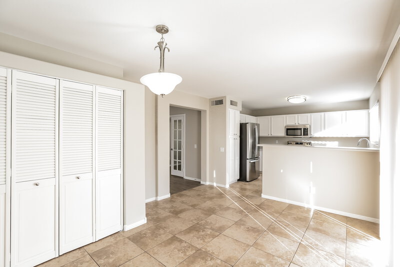 2,340/Mo, 250 W Juniper Ave Unit 67 Gilbert, AZ 85233 Dining Room View 2