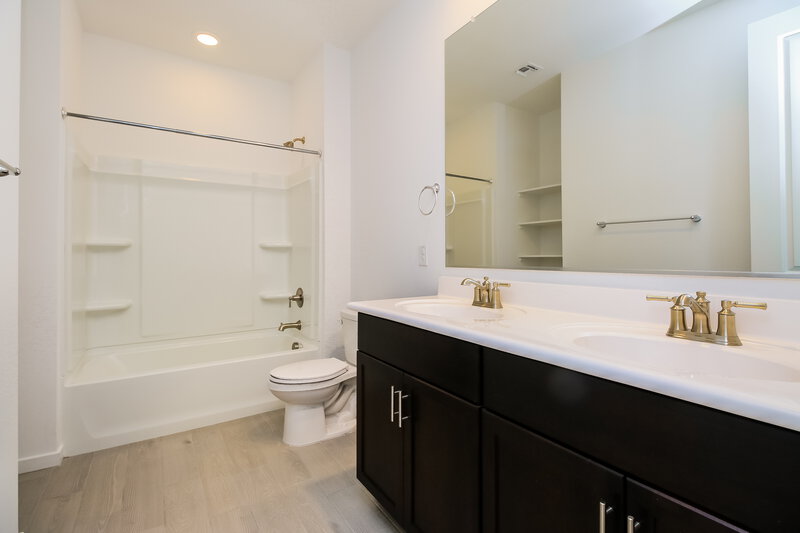 2,380/Mo, 5648 W Walatowa St Laveen, AZ 85339 Bathroom View