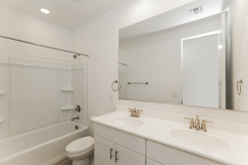 2,355/Mo, 10922 S 56th Ln Laveen, AZ 85339 Bathroom View