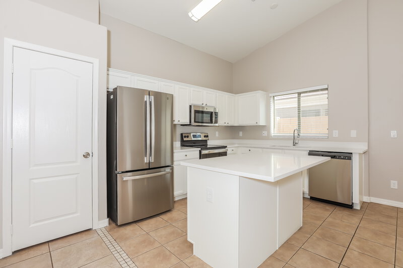 1,865/Mo, 1977 W Vineyard Plains Dr Queen Creek, AZ 85142 Kitchen View