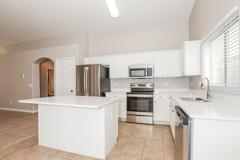 1,865/Mo, 1977 W Vineyard Plains Dr Queen Creek, AZ 85142 Kitchen View 2