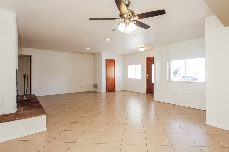 1,995/Mo, 5220 W Christy Dr Glendale, AZ 85304 Living Room View 3