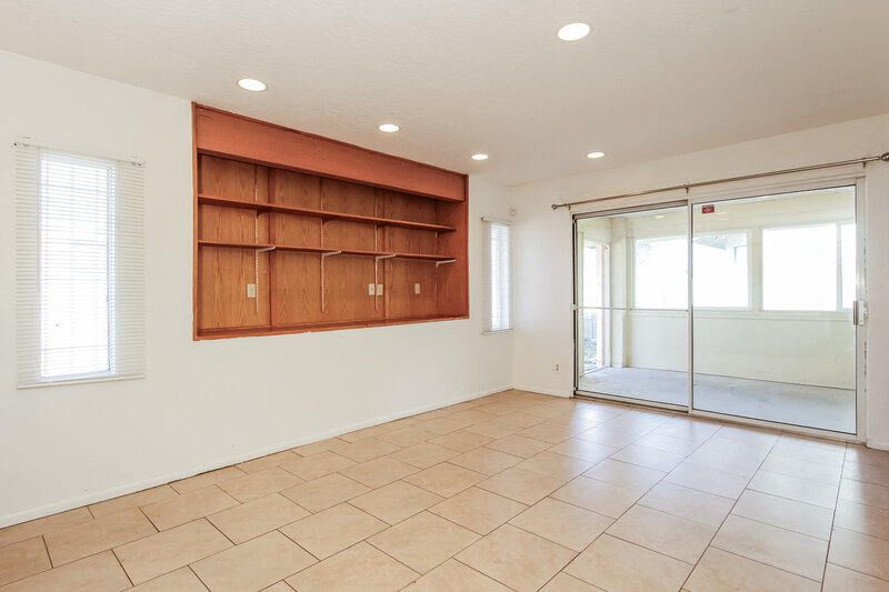 1,995/Mo, 5220 W Christy Dr Glendale, AZ 85304 Dining Room View