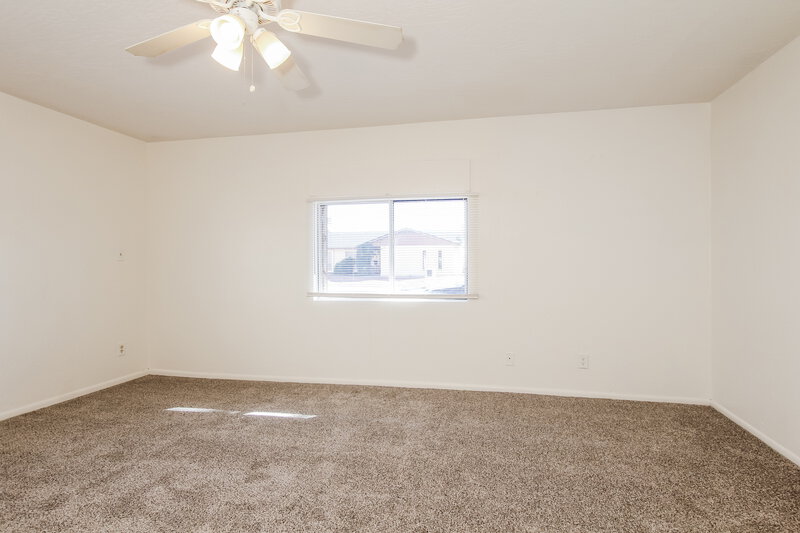 1,995/Mo, 5220 W Christy Dr Glendale, AZ 85304 Main Bedroom View