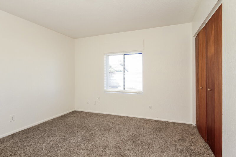 1,995/Mo, 5220 W Christy Dr Glendale, AZ 85304 Bedroom View 2
